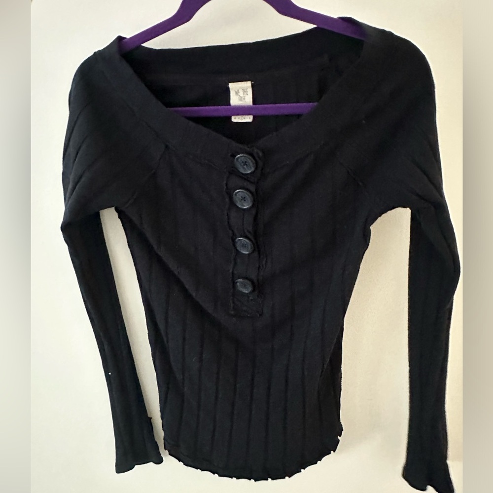 FREE PEOPLE BLACK LONGSLEEVE